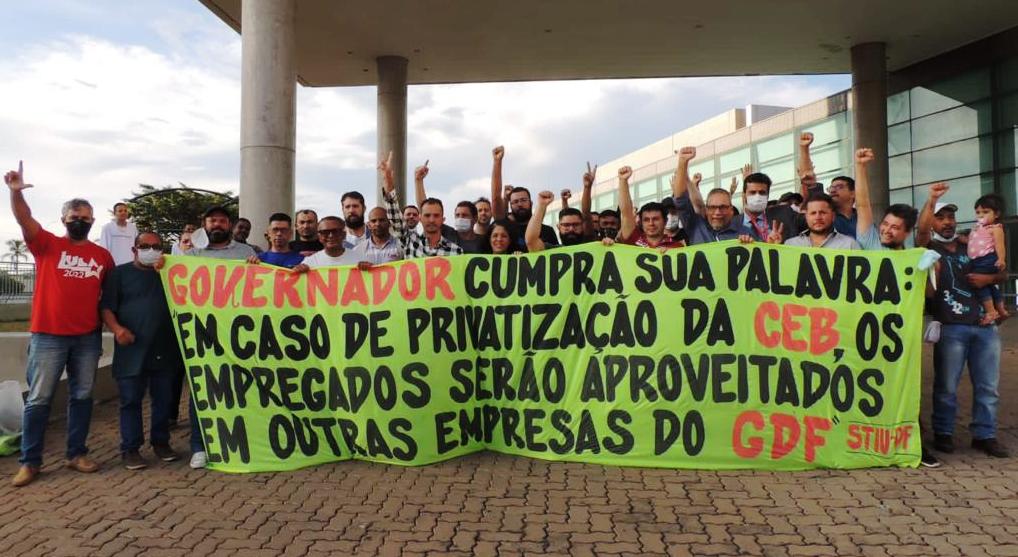 CEB Distribuição: Ibaneis assina contrato de privatização; Neoenergia não  descarta aumento da tarifa, Distrito Federal